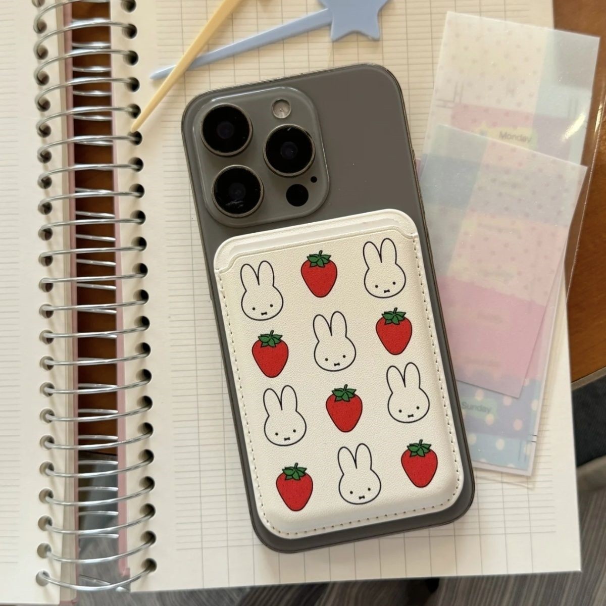 Casing Kartu Magnetik Kelinci  - Strawberry Huller ulasan dan harga